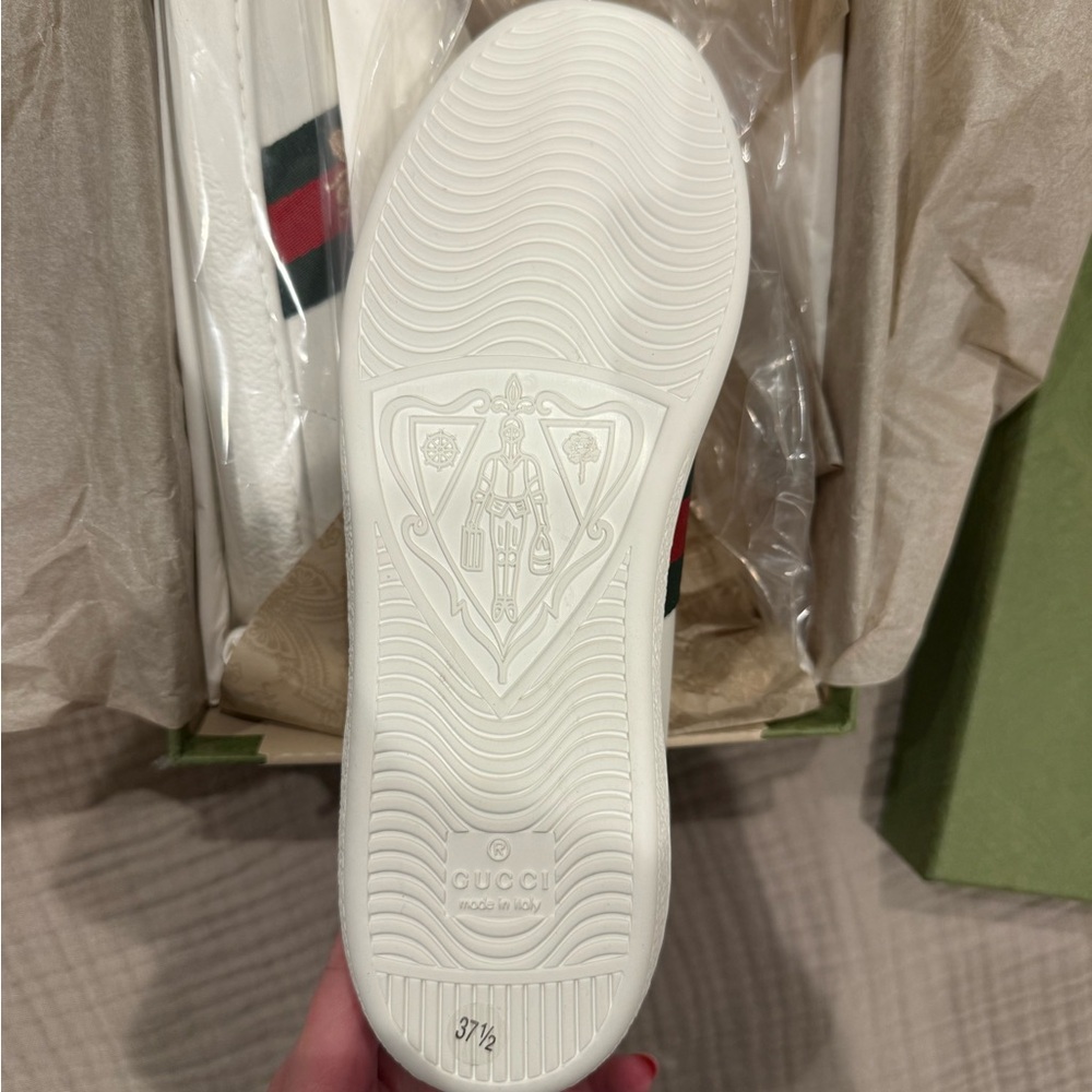 Gucci White and Green Sneakers - Picture 5 of 6